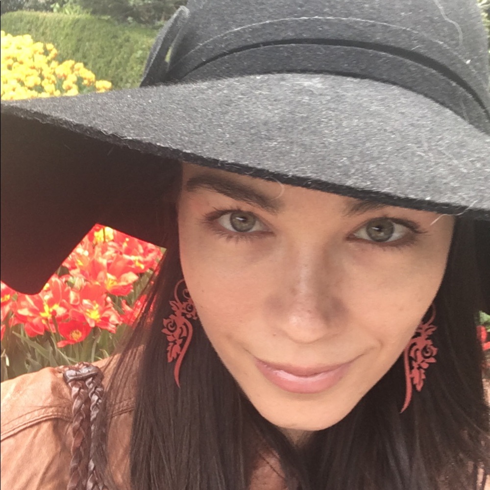 Meet your Posher, Tanya